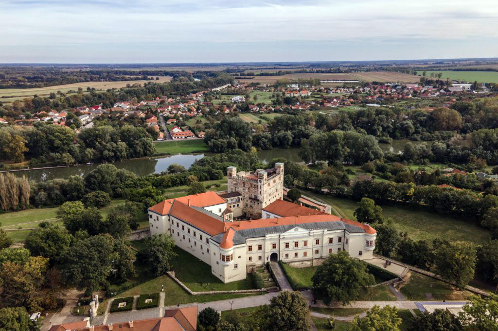 rakocziak nyomaban pataki var