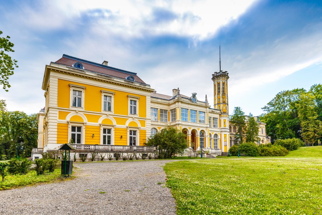 tortenelmi csodahelyek karolyi kastely